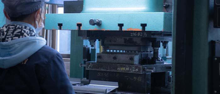 金属プレス加工